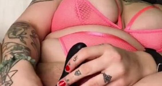Miss Eleonora - Wating Uutta Onlyfans Fin Eng Hyv While Vuotta Pikaiset Odotellessa Kuskia Fast Masturbating Wolt Eleonoraof Forp
