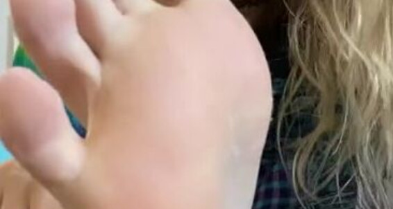 Theperfectmistress - Much Fuz And New They Toep Post Gym Stinky Onlyfans So My Sweaty Between Socks Are Brand Feet Fuzzy Leave
