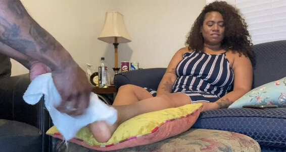 Enjoyyourfetish - Lickablearchesp Cracking With Onlyfans Toes