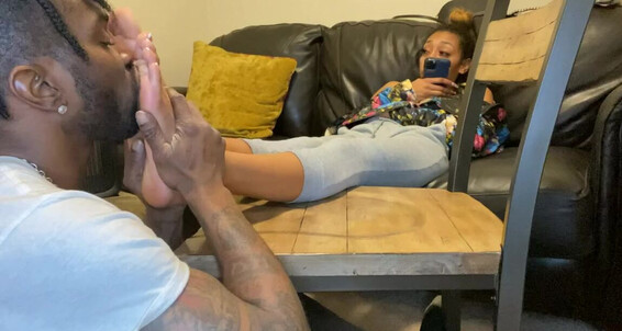 Cover Enjoyyourfetish Onlyfans Foot Worship With Tenlittoes French Tips Part 5P