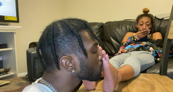 Enjoyyourfetish - French Tenlittoes Onlyfans With Sniffing Tipsp