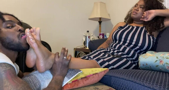 Cover Enjoyyourfetish Onlyfans Worshipping Lickablearches Honey Drizzled Soles And Toes Part 2P