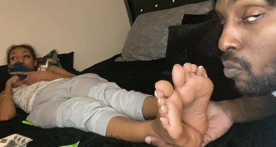 Cover Enjoyyourfetish Onlyfans Worshipping Tenlittoes French Tips With Life Saver Sour Gummy S Around Her Toes Part 5 Extendedp