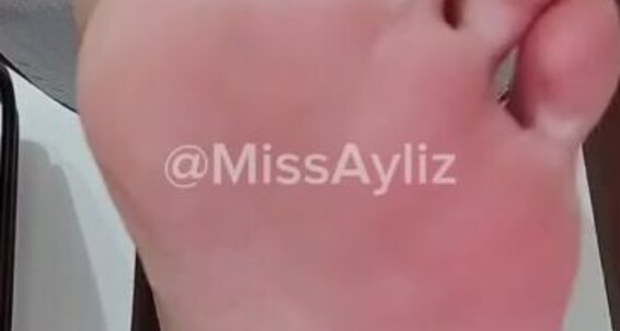 Mistress Ayliz - Mistress Loyalfans Ayliz Polish Feet Without Nail