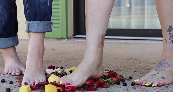 Sweetesthangsfeet - Myprettyfeet8 Promised The Goddess Onlyfans Aka Holidays Crush As Happy With Salad Rhonda Video Fruit