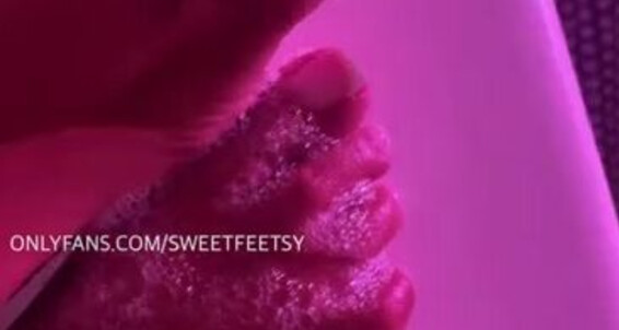 Cover Sweetfeetsy Onlyfans Bath Time Wait For