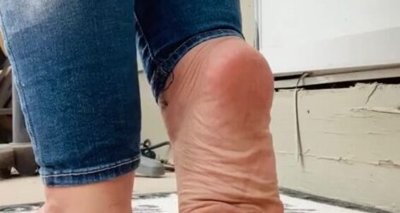 Cover Sweetfeetsy Onlyfans Come Lick The Dirt Off My Soles Please