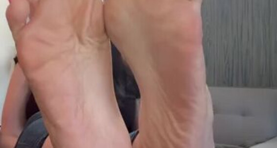 Jennysfeetelysium - Enjoy 2024 Soles The Onlyfans Jennysfeet Meantime Foot These 04 In Sexy Fetish Video 22