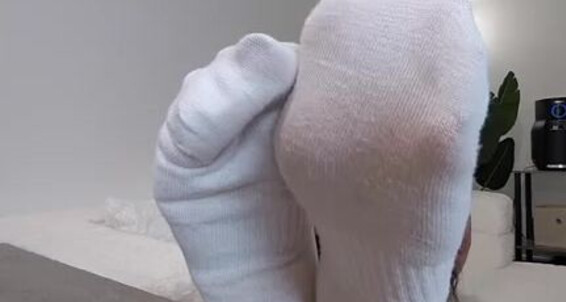 Jennysfeetelysium - Jennysfeet Okay Nose Bury 28 To Someones Fetish Video 2024 Onlyfans My Scent Addicted Foot 09 Here Your Its