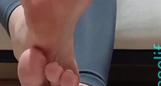 Mistresselif - Ezilirken Sen Kinizde Ezik Onlyfans Annen Ayamn Altnda Birbirinizi Bceksiniz Kk Birer Ve Izleyeceks2