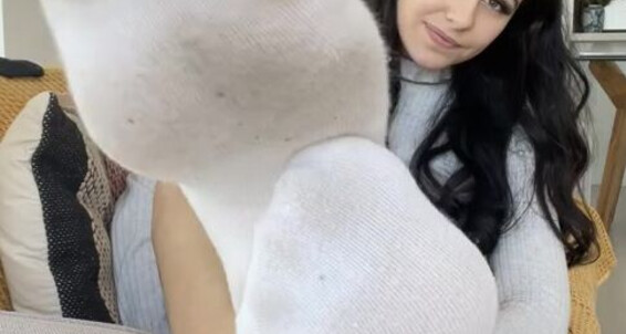 Solelylanzi - Onlyfans Slow Sock Removal Stinky