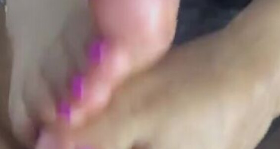 Cover Iloveherfeettt Onlyfans Gfg Always Has The Best Pedis I Love Watching Her Feet On My Dick 2