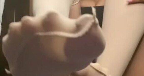 Cover Queenjodiieetoes Aka Prettyfeetonly1800 Onlyfans Are You A Fan Of Nylons