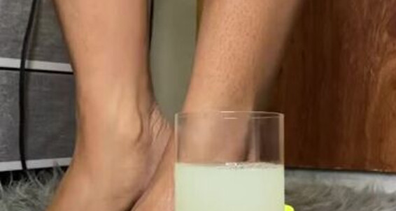 Queenjodiieetoes - You The Onlyfans Aka Prettyfeetonly1800 Me Lemonade Serve Call Thirst Here To Quencher