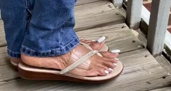 Poster for Queenjodiieetoes Come Nature Aka Onlyfans Prettyfeetonly1800 With Enjoy