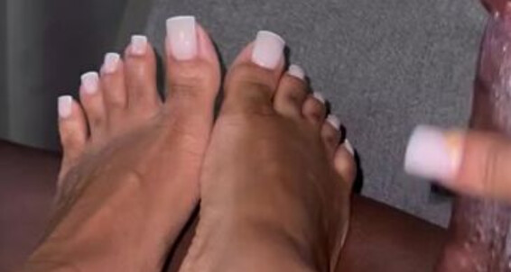Queenjodiieetoes - Prettyfeetonly1800 These Aka You Long Front Of With Onlyfans Handle How Can In