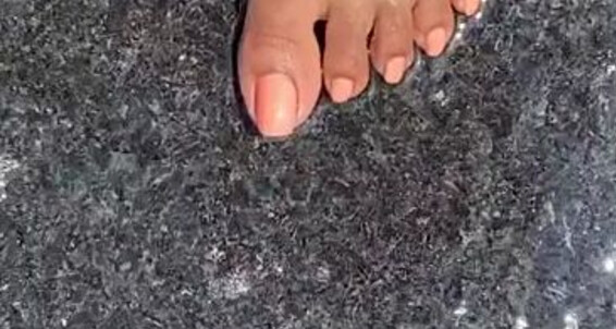 Queenjodiieetoes - You Onlyfans Aka Prettyfeetonly1800 I With To In Public Tease These Like