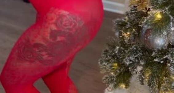 Queenjodiieetoes - Onlyfans Aka Prettyfeetonly1800 Jingle Bells