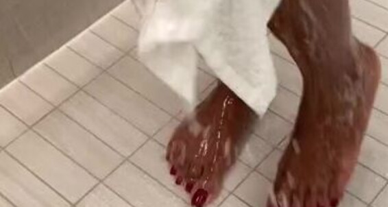 Queenjodiieetoes - You Flood Guys Onlyfans Aka Prettyfeetonly1800 Content Let Me With