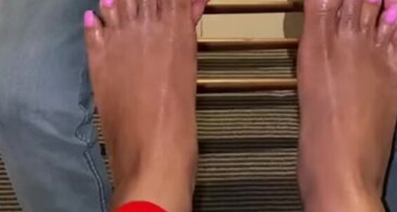 Queenjodiieetoes - You Massage Onlyfans Aka Prettyfeetonly1800 Let Me