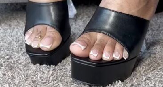 Queenjodiieetoes - Onlyfans Aka Prettyfeetonly1800 Out In Of These Sliding