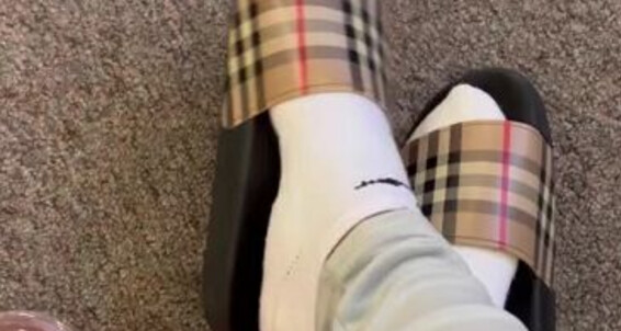 Queenjodiieetoes - Airport Imagine Prettyfeetonly1800 Aka Many Onlyfans How The Stares