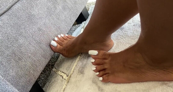 Queenjodiieetoes - Rug Soft Onlyfans Aka Prettyfeetonly1800 Feet This But These