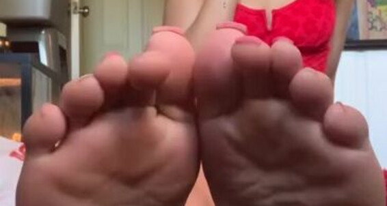 Goddess Niah - Phone On The Onlyfans Embarrassment Talking Cuck Niahnastyyfeet