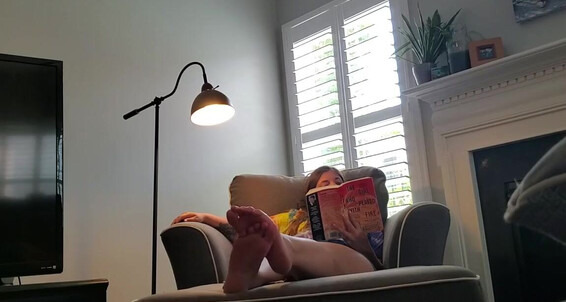Lisa Asmr - Barefoot Onlyfans Reading Asmr Lisaasmr