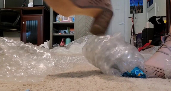 Cover Lisaasmr Onlyfans Bubblewrap Popping Heels Asmr