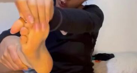 Maggiesita - Piecitos Enchandoles Onlyfans Aka Cocopafeet Baba Mis A