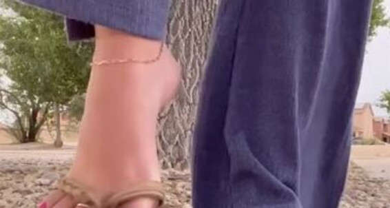 Petite Feet Penelope - Flip Flop And Soles Onlyfans Aka Feet Petite Play Penelopestootsies739 Penelope