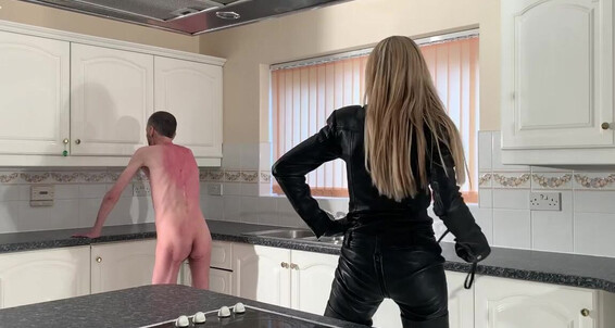 Cover Ladydarkangeluk Onlyfans Behind The Scenes Bullwhipping Filming
