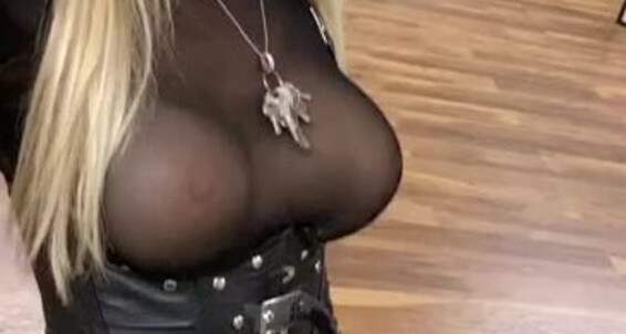 Lady Dark Angel - Love Look Floor On Steps The Onlyfans This My Ladydarkangeluk Hear Heels