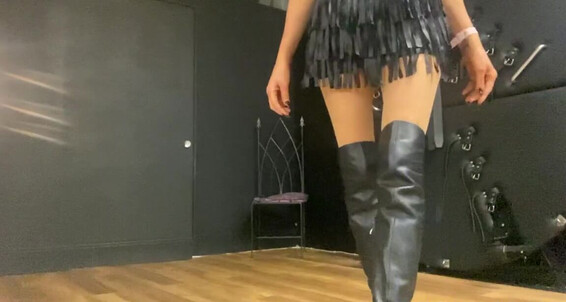 Cover Ladydarkangeluk Onlyfans Ok Simple White T Shirt And Arollo Boots But Which Skirt Is Your Favourite I Ll Upload Each Clip