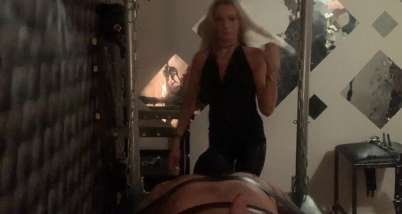 Lady Dark Angel - Facesitting Clip Session Onlyfans Ladydarkangeluk