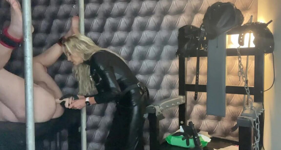 Lady Dark Angel - Full Leather Strapon Onlyfans Ladydarkangeluk In Missagold