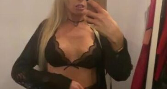 Lady Dark Angel - Onlyfans My Lol Ladydarkangeluk Waiting To Arrive Wants Who Tease Video For Guy A