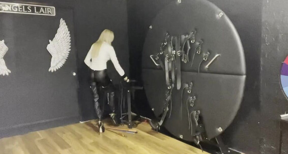 Lady Dark Angel - And The Onlyfans Loves Swish Feel Ladydarkangeluk Of Who These