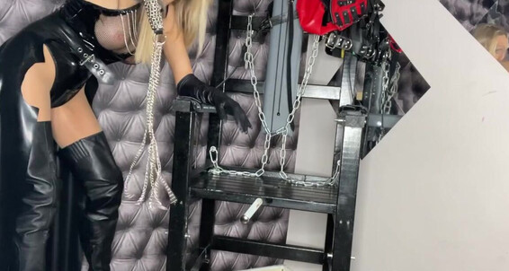 Lady Dark Angel - My S Who Onlyfans Ladydarkangeluk In Sitting Chair