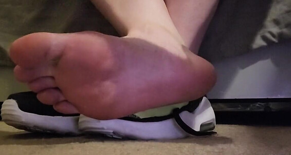 The Foot Queen - Queengf90Premium The Queen Up Onlyfans Aka Foot Close Sweaty Sock Joi Of England A
