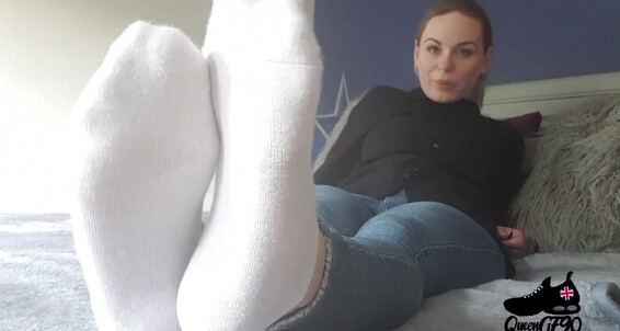 The Foot Queen - Queengf90Premium The Queen Onlyfans Aka Sniffers Foot My Sock Joi Of England For A