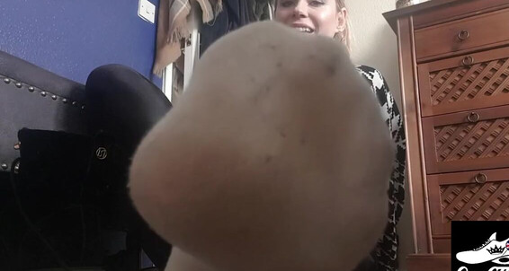 The Foot Queen - Enjoy Queengf90Premium The Queen Onlyfans Aka Foot Sock Joi Of England Smelly A