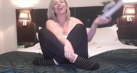 The Foot Queen - Rub Queengf90Premium The Queen Soles Onlyfans Aka Trainer Load Foot My Into Joi Of Stinky England Your A
