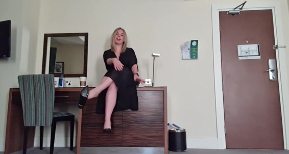 The Foot Queen - Foot England Aka Queengf90Premium Onlyfans Flirtations Queen Collegue The Of