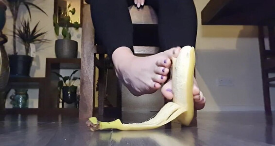 The Foot Queen - Queengf90Premium The Queen Banana Onlyfans Aka Foot Dexterity Of England