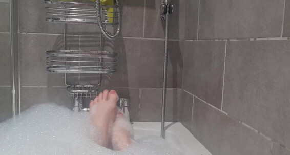 The Foot Queen - Baths Are Queengf90Premium The Queen Onlyfans Aka Morning Foot One Of England