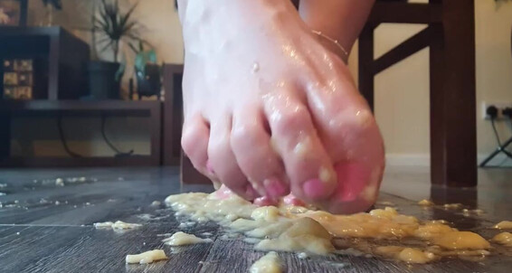 The Foot Queen - Queengf90Premium The Queen Onlyfans Aka Foot Operation Clean Of England