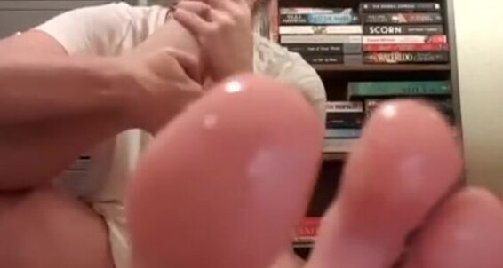 The Foot Queen - Queengf90Premium The Queen Started Onlyfans Aka Foot 0710 At 09202019 Of England Stream