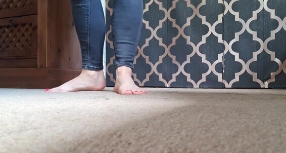 The Foot Queen - It Back Queengf90Premium The Queen Stars Onlyfans Aka Show Foot This To Stripping Of England